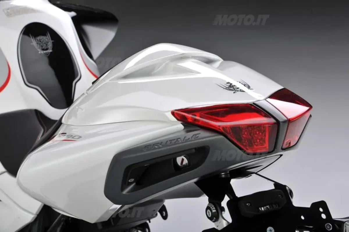 MV Agusta Corse presenta il kit Cannonball  (2)