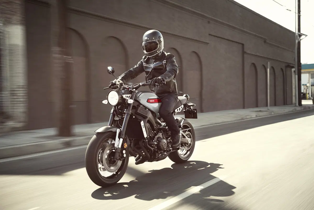 Yamaha XSR 700 e 900, FJR 1300 2019 (15)