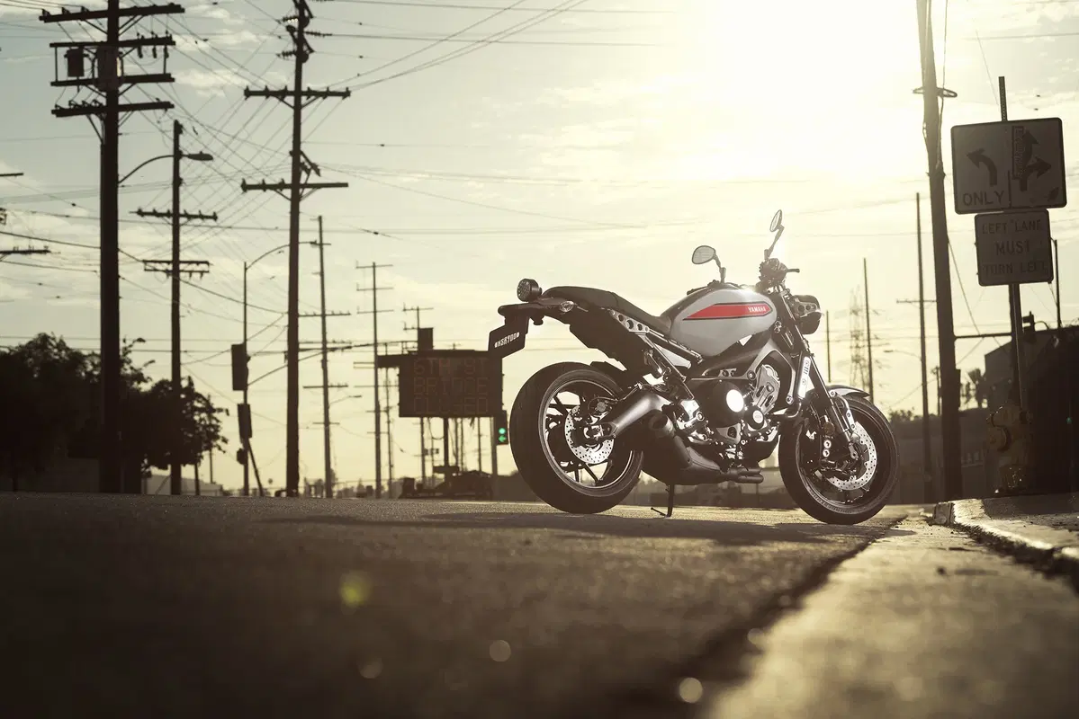 Yamaha XSR 700 e 900, FJR 1300 2019 (20)