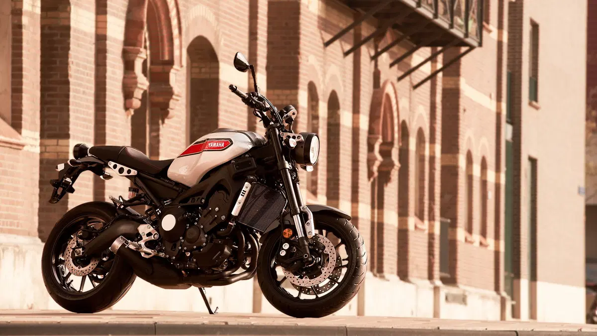 Yamaha XSR 700 e 900, FJR 1300 2019 (18)