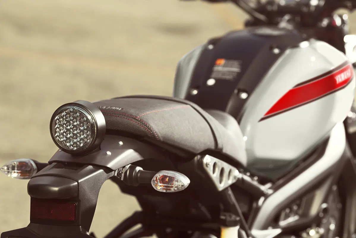 Yamaha XSR 700 e 900, FJR 1300 2019 (27)
