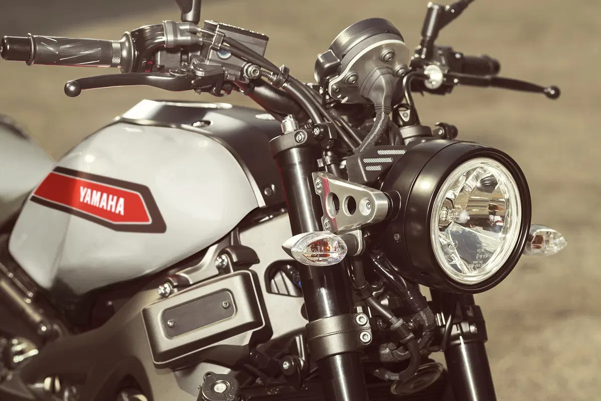 Yamaha XSR 700 e 900, FJR 1300 2019 (26)