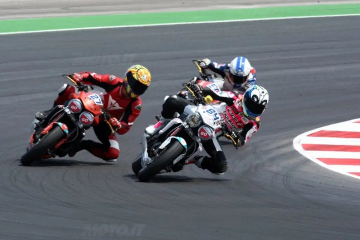 Moto.it in gara al ParkinGo Triumph di Misano. Ecco com'è andata! (7)