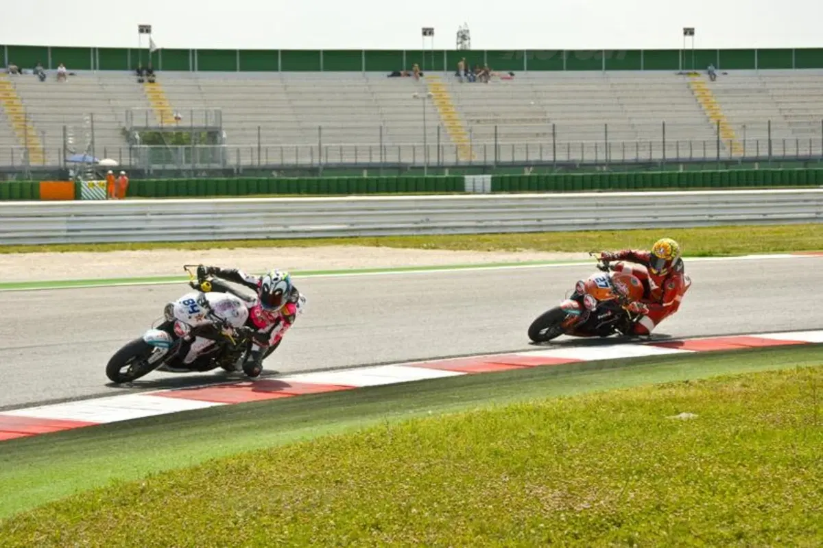 Moto.it in gara al ParkinGo Triumph di Misano. Ecco com'è andata! (10)