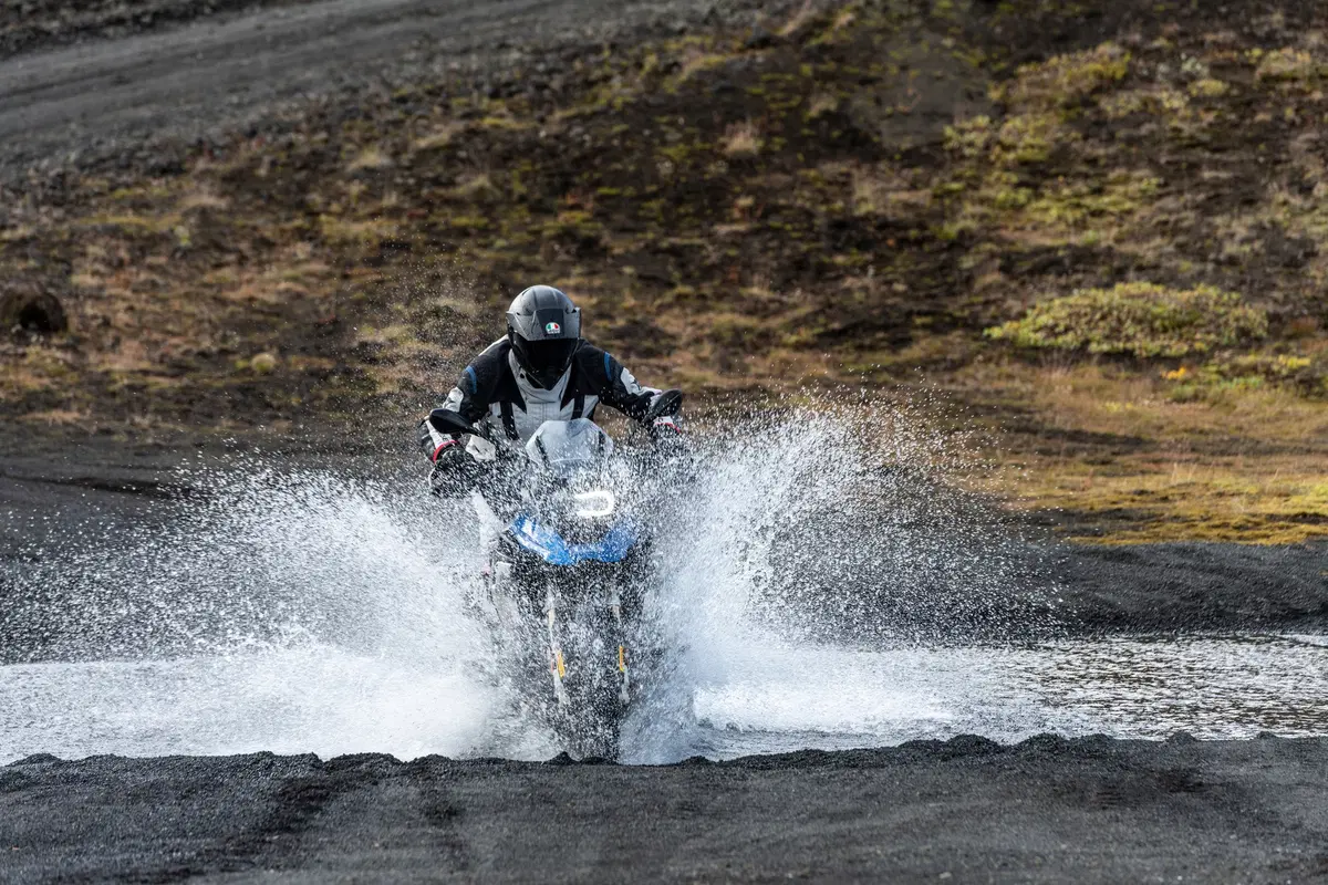 Alla scoperta dell’Islanda in moto con Dainese (4)