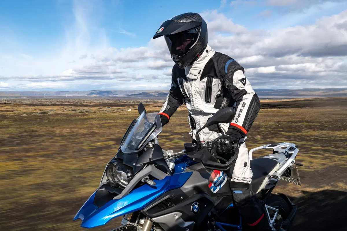 Alla scoperta dell’Islanda in moto con Dainese (8)