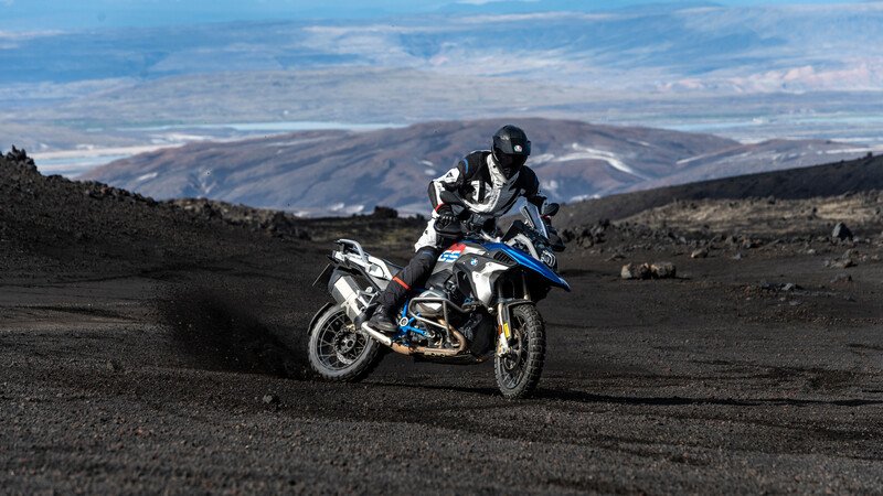Alla scoperta dell&rsquo;Islanda in moto con Dainese