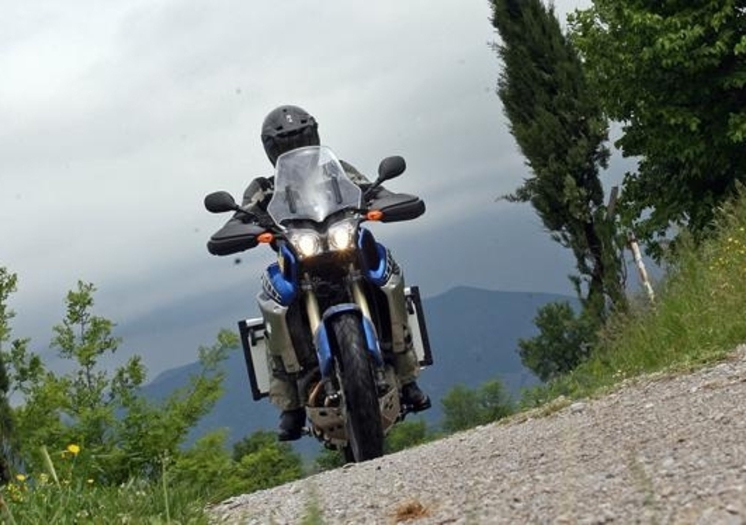 Yamaha XT1200Z Super T&eacute;n&eacute;r&eacute;. Iniziano i demo ride in montagna