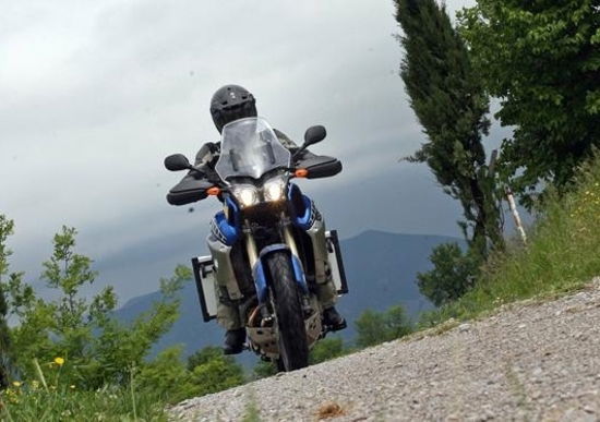 Yamaha XT1200Z Super Ténéré. Iniziano i demo ride in montagna