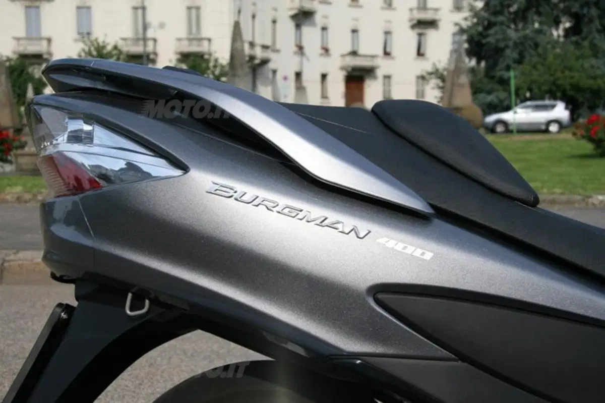 Suzuki Burgman 400 ABS  (10)