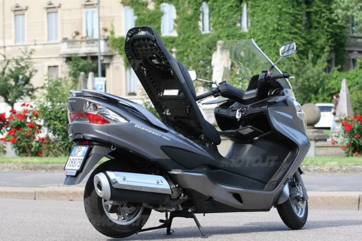 Suzuki Burgman 400 ABS  (21)