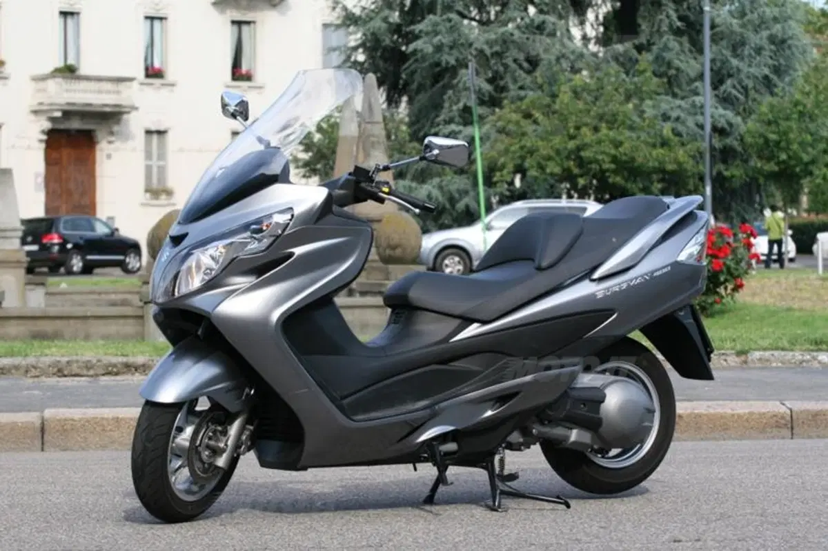 Suzuki Burgman 400 ABS  (22)