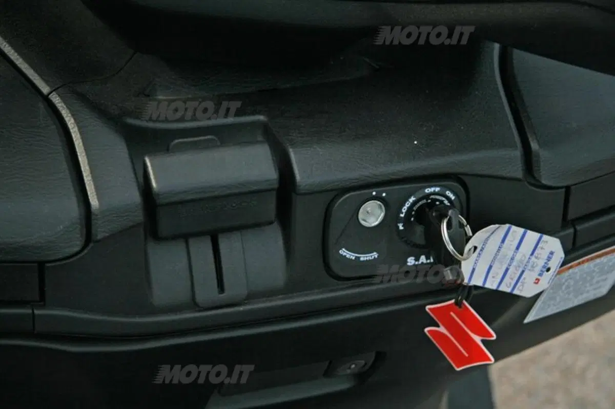 Suzuki Burgman 400 ABS  (29)