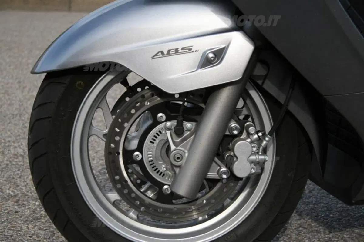 Suzuki Burgman 400 ABS  (30)