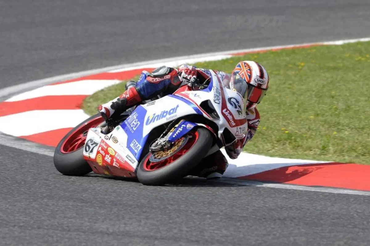 La Superbike ha girato per due giorni a Imola  (2)