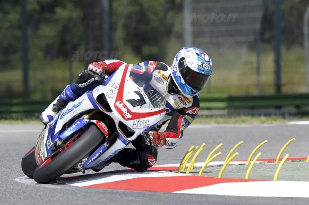 La Superbike ha girato per due giorni a Imola  (3)