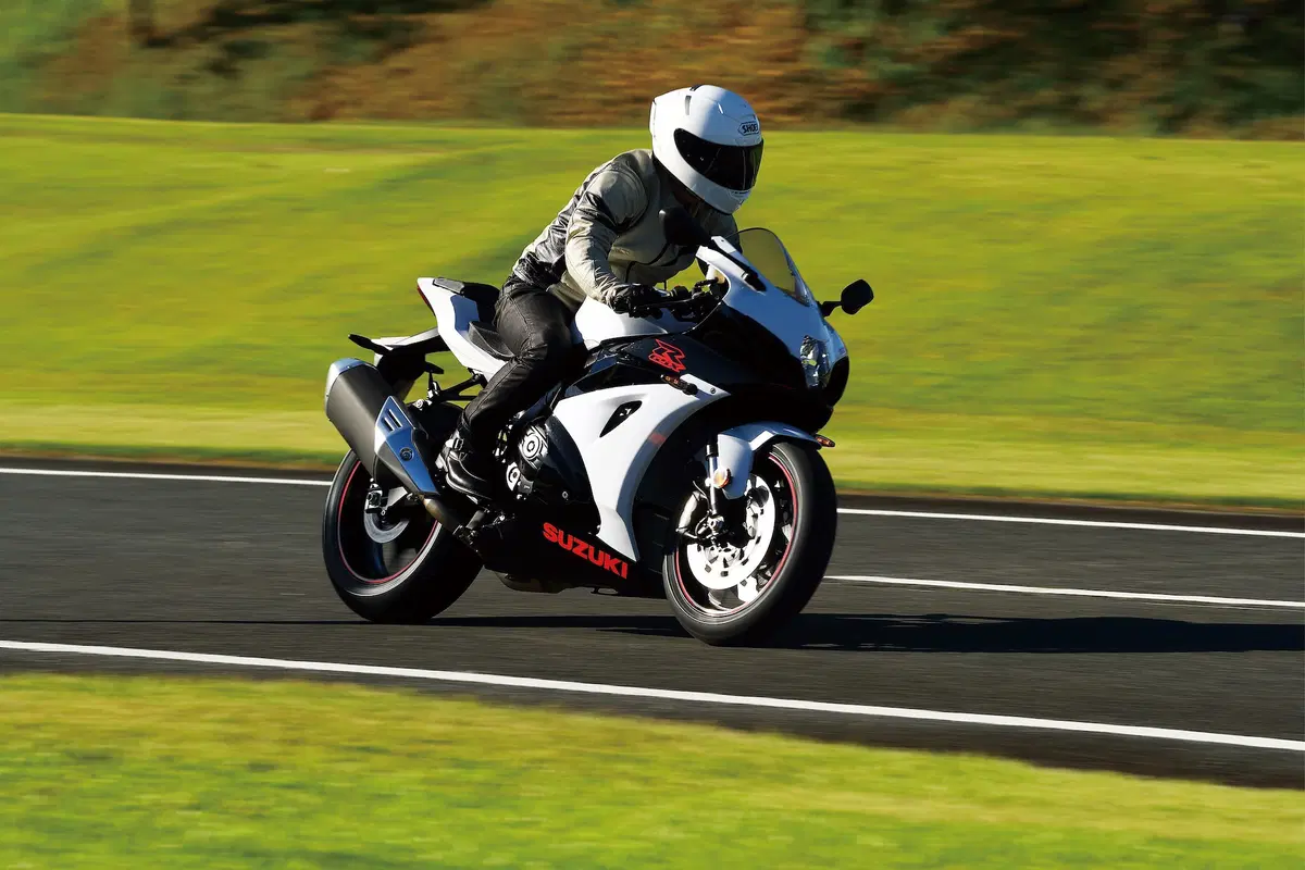 Suzuki GSX-R1000 a Intermot 2018, foto e dati (5)