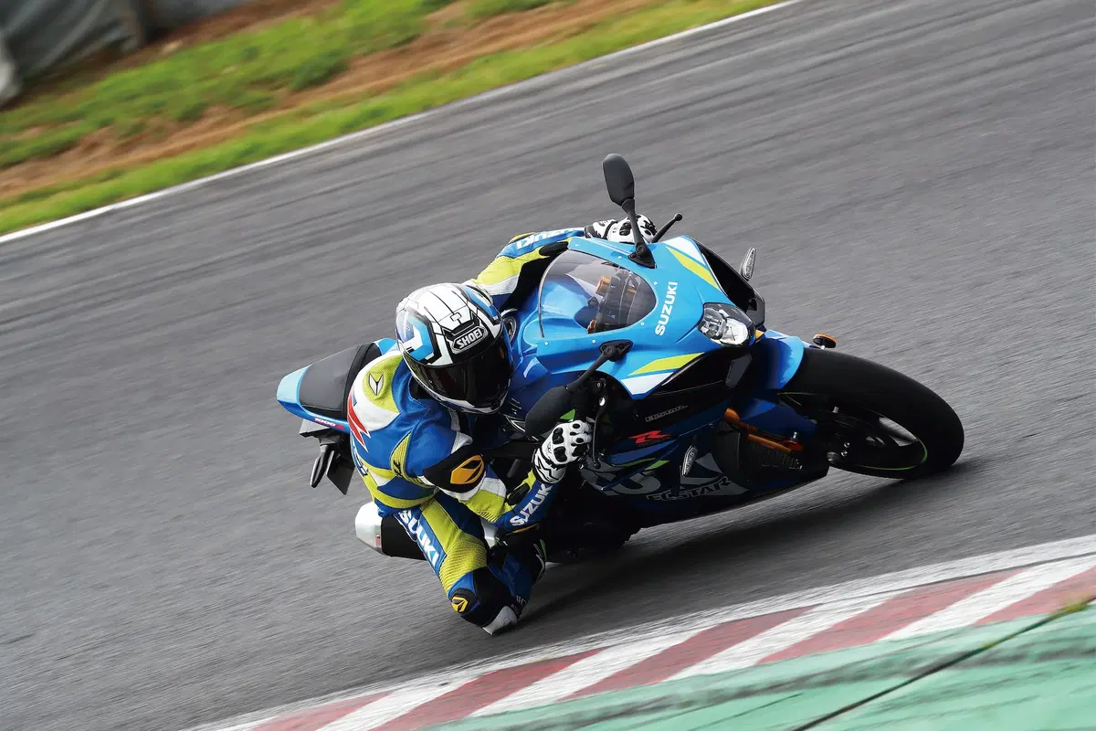 Suzuki GSX-R1000 a Intermot 2018, foto e dati (6)
