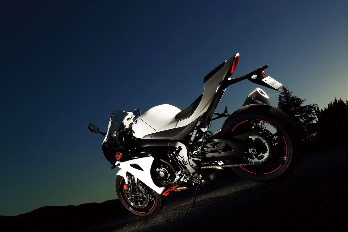 Suzuki GSX-R1000 a Intermot 2018, foto e dati (29)