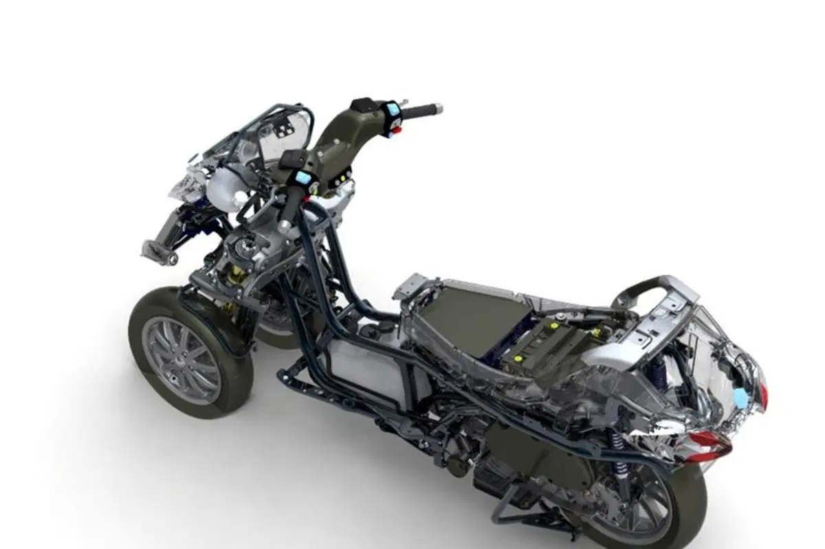 Piaggio MP3 300 i.e. e Hybrid  (18)