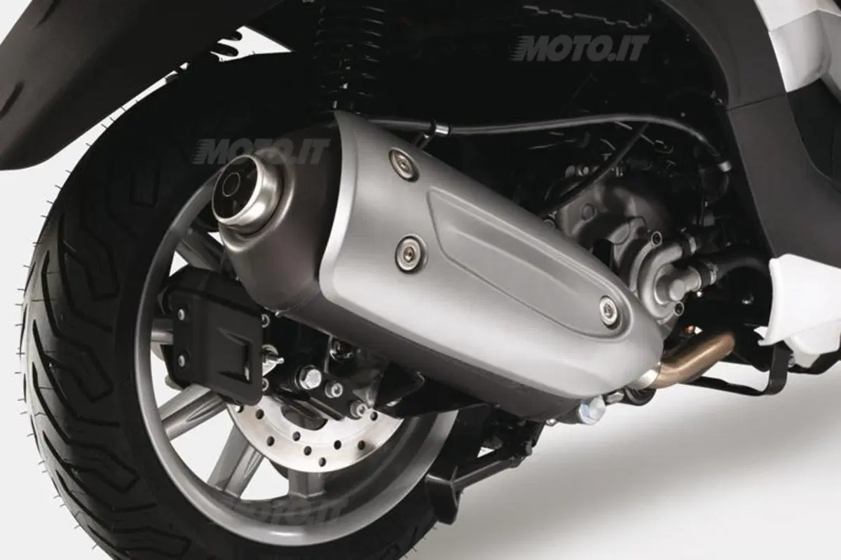 Piaggio MP3 300 i.e. e Hybrid  (23)