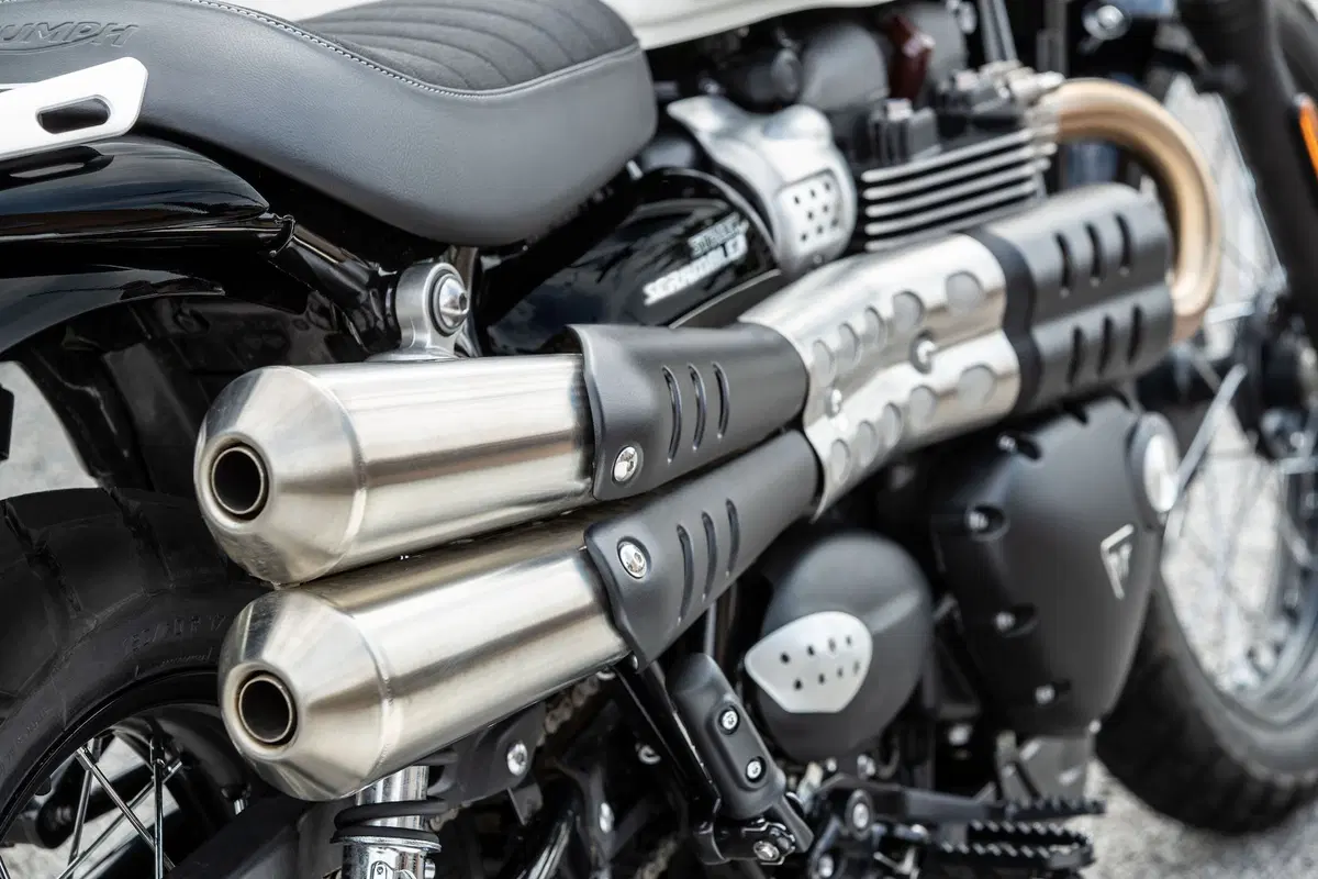 Triumph Street Scrambler a Intermot 2018, foto e dati (19)