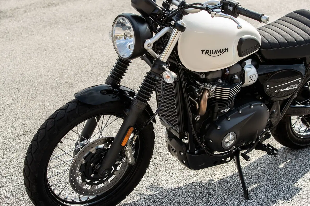 Triumph Street Scrambler a Intermot 2018, foto e dati (15)