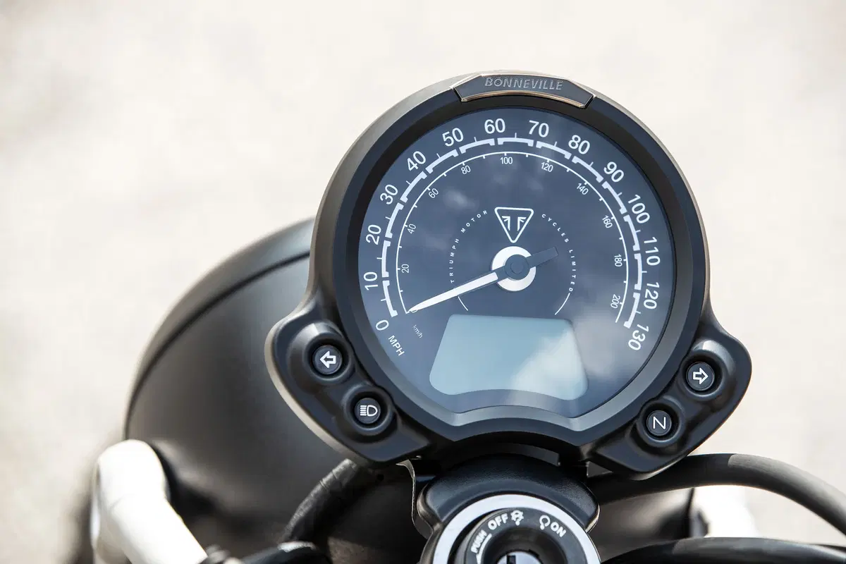 Triumph Street Scrambler a Intermot 2018, foto e dati (24)