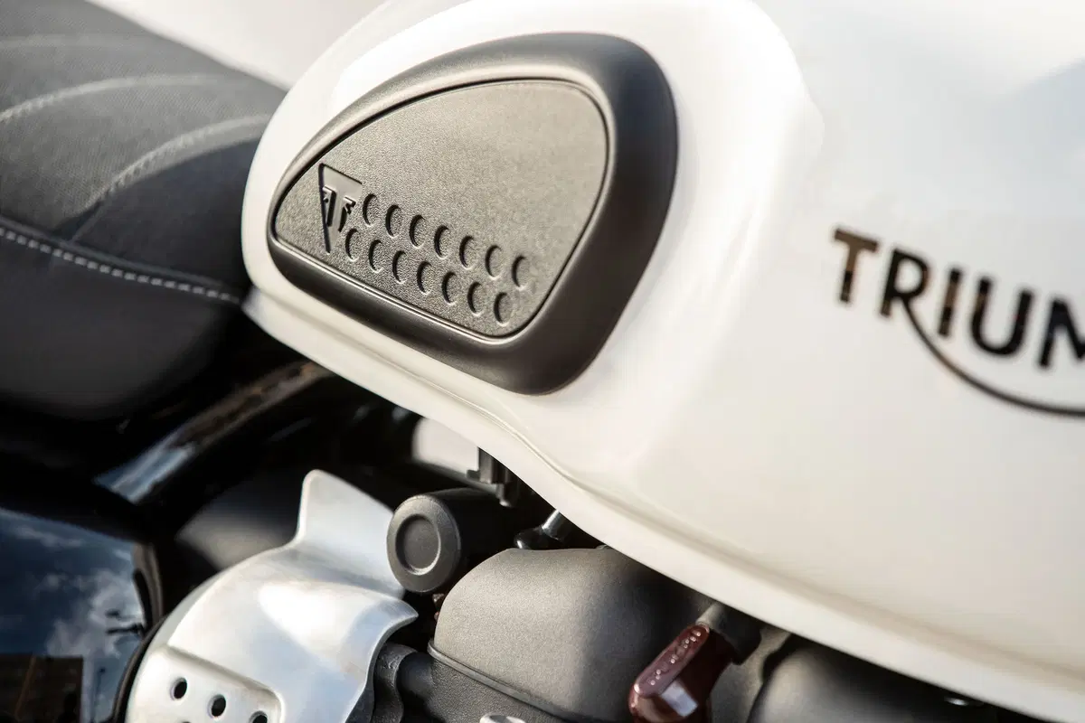 Triumph Street Scrambler a Intermot 2018, foto e dati (20)
