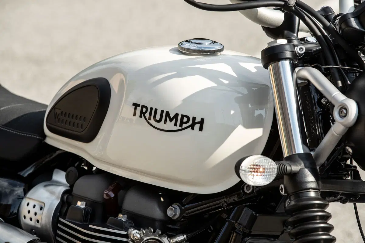 Triumph Street Scrambler a Intermot 2018, foto e dati (23)