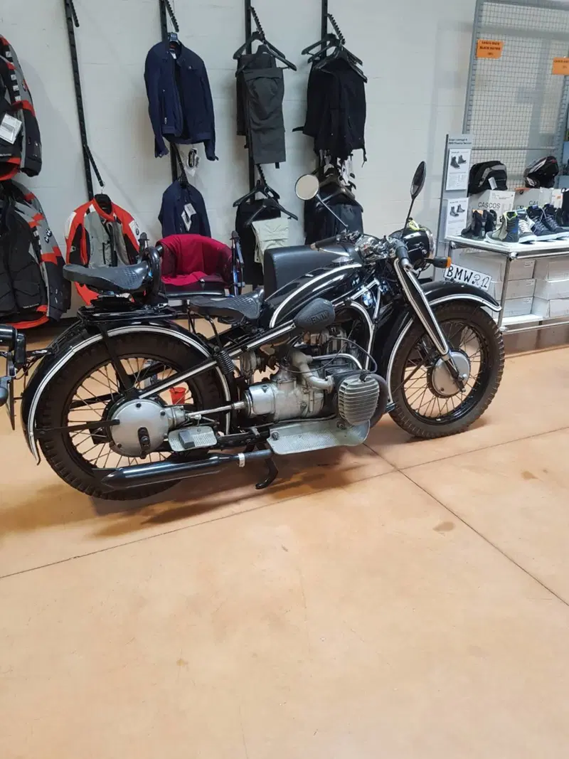 Bmw R12