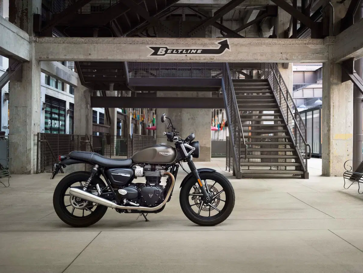 Triumph Bonneville Street Twin 2019 a Intermot 2018: foto e dati (3)