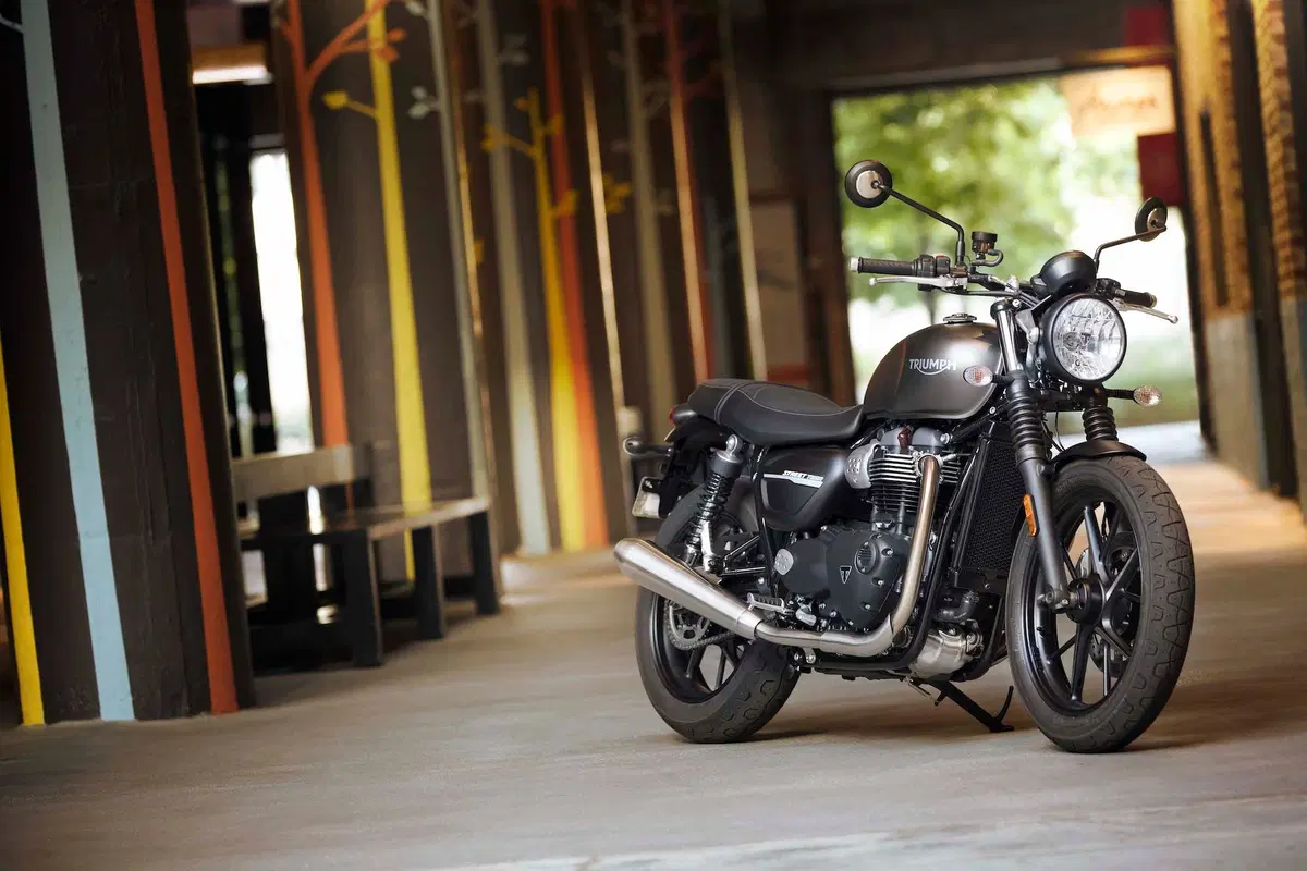 Triumph Bonneville Street Twin 2019 a Intermot 2018: foto e dati