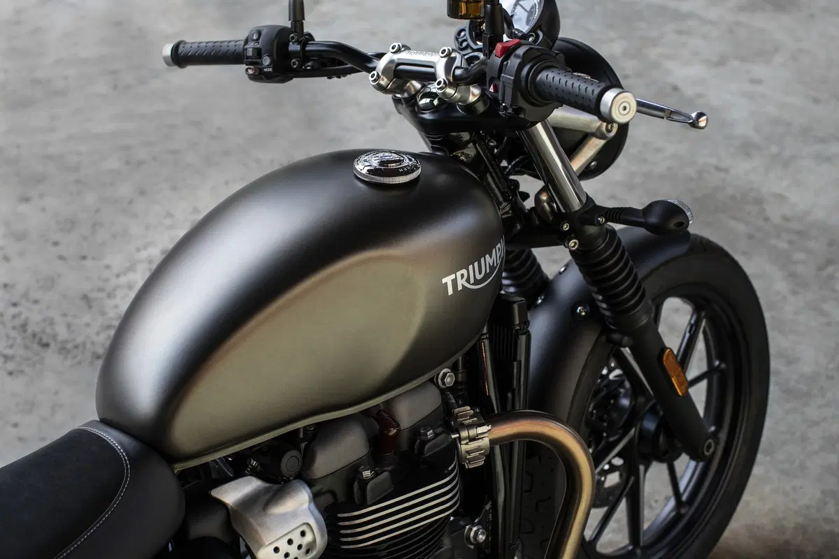 Triumph Bonneville Street Twin 2019 a Intermot 2018: foto e dati (22)