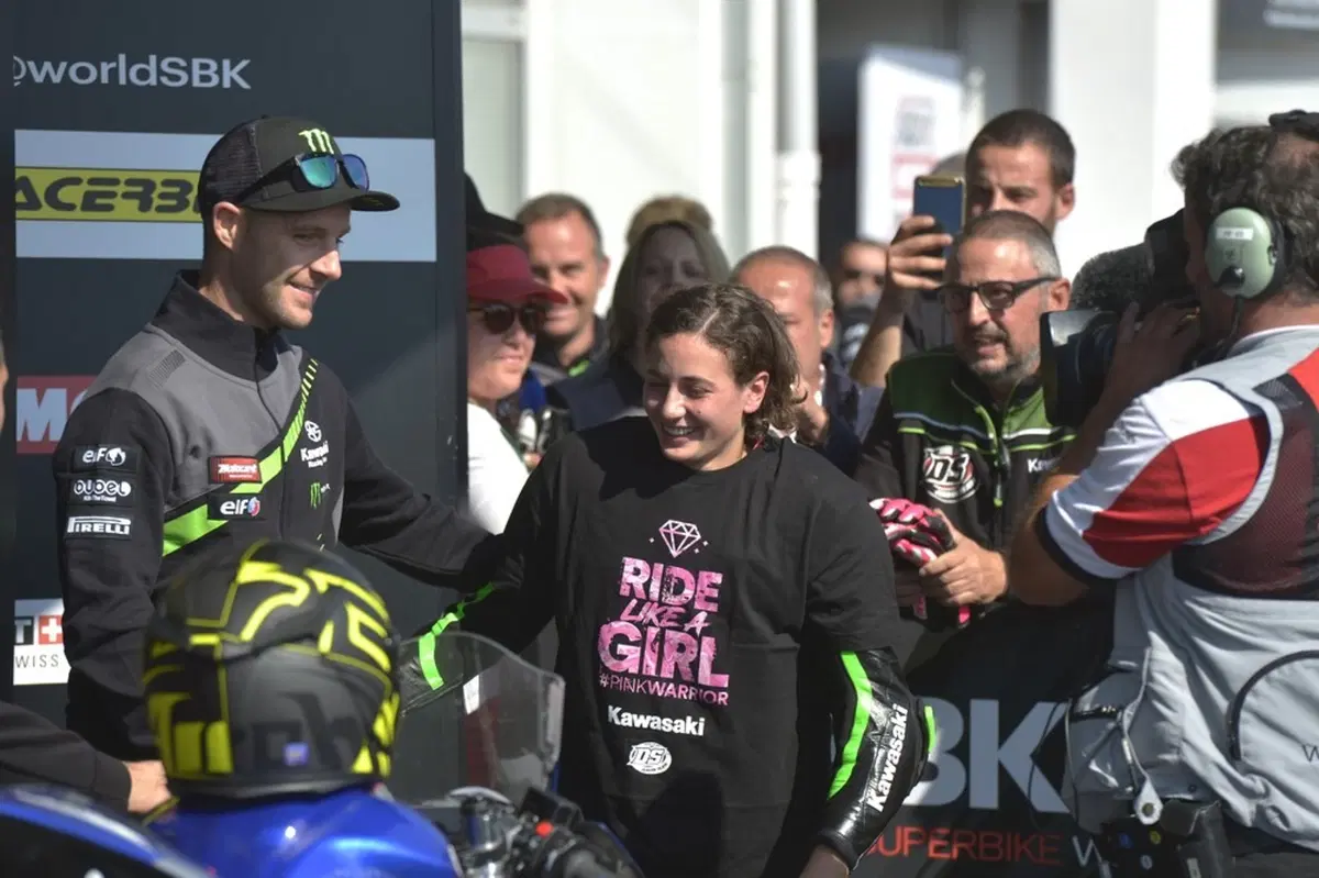Ana Carrasco, la prima 'campionessa' del motociclismo (3)