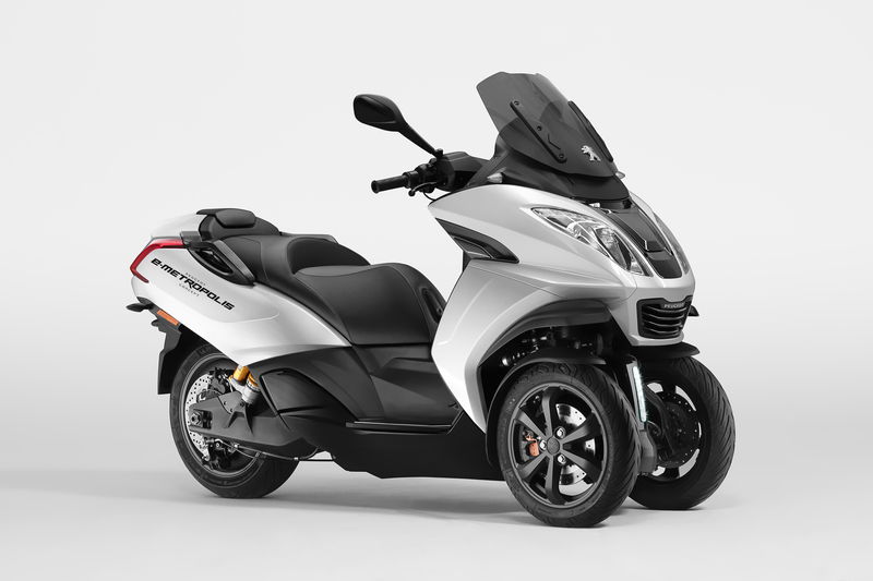 Peugeot concept e-Metropolis, uno scooter 3 ruote per i 120 anni del marchio