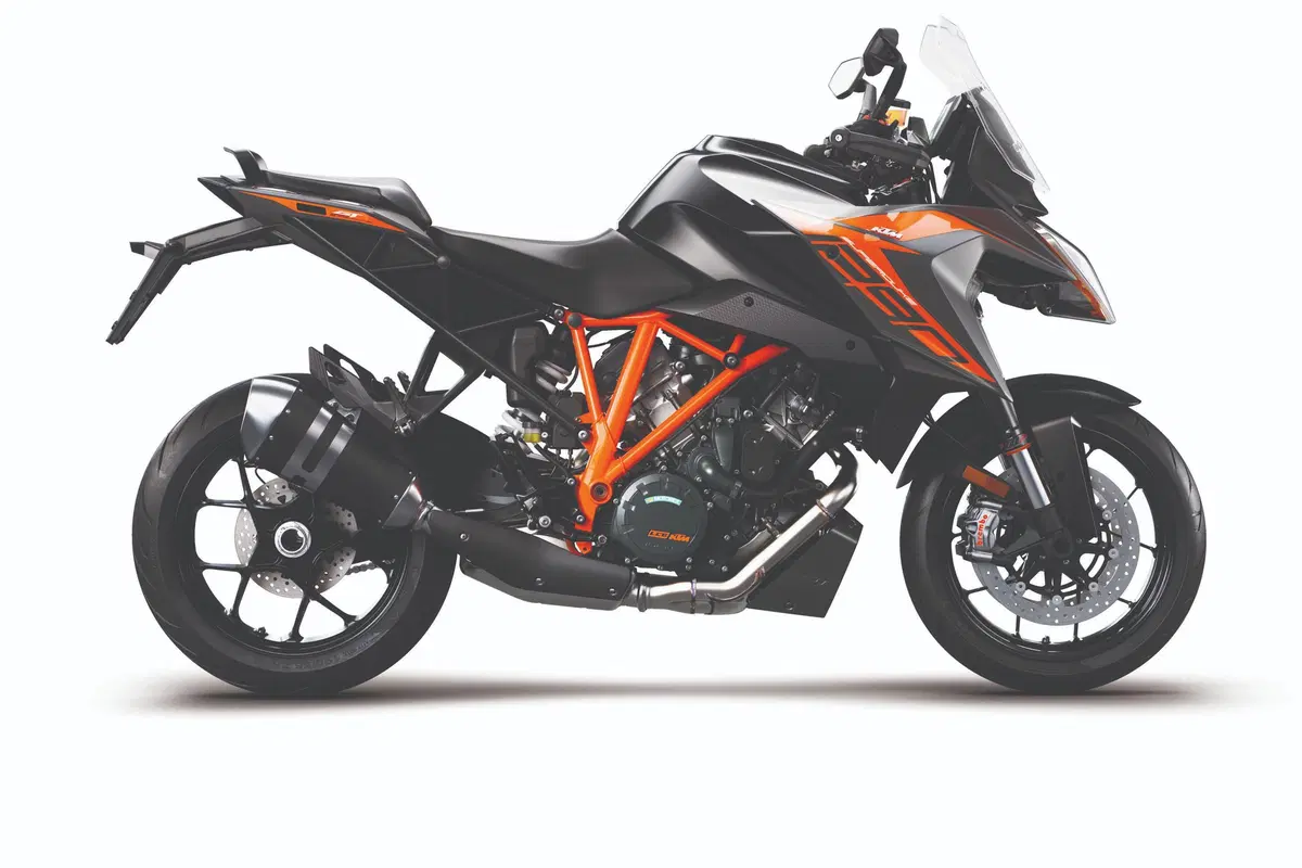 KTM 1290 Super Duke GT e 1290 Super Duke R 2019 presentate a Intermot