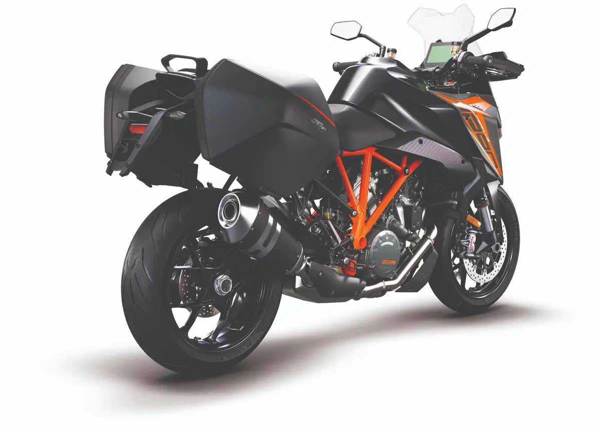 KTM 1290 Super Duke GT e 1290 Super Duke R 2019 presentate a Intermot (3)