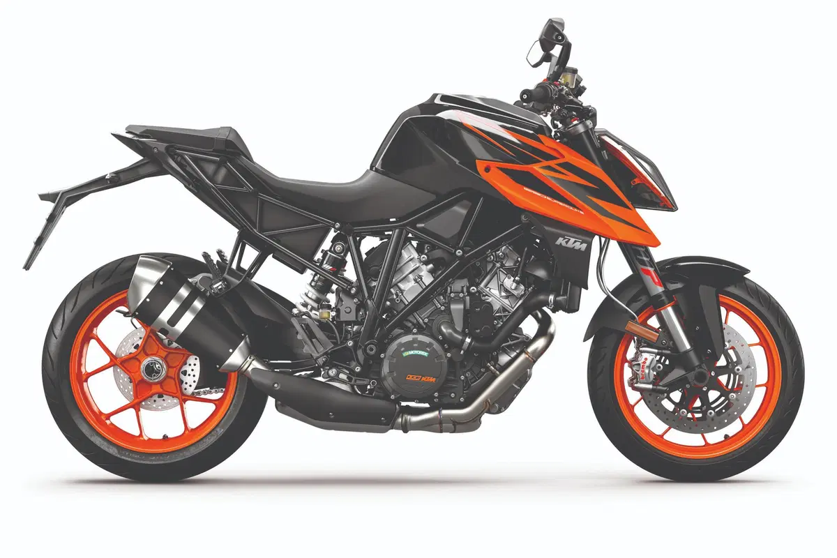 KTM 1290 Super Duke GT e 1290 Super Duke R 2019 presentate a Intermot (3)