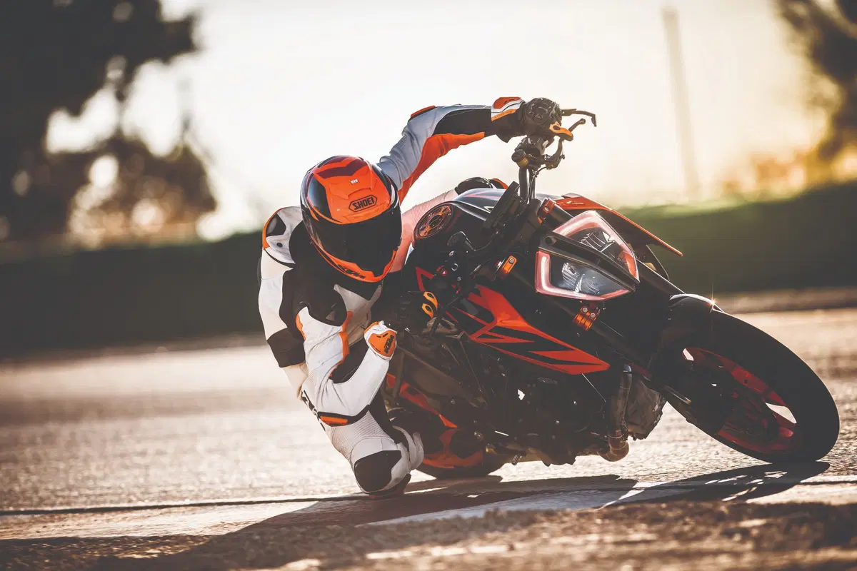 KTM 1290 Super Duke GT e 1290 Super Duke R 2019 presentate a Intermot (6)