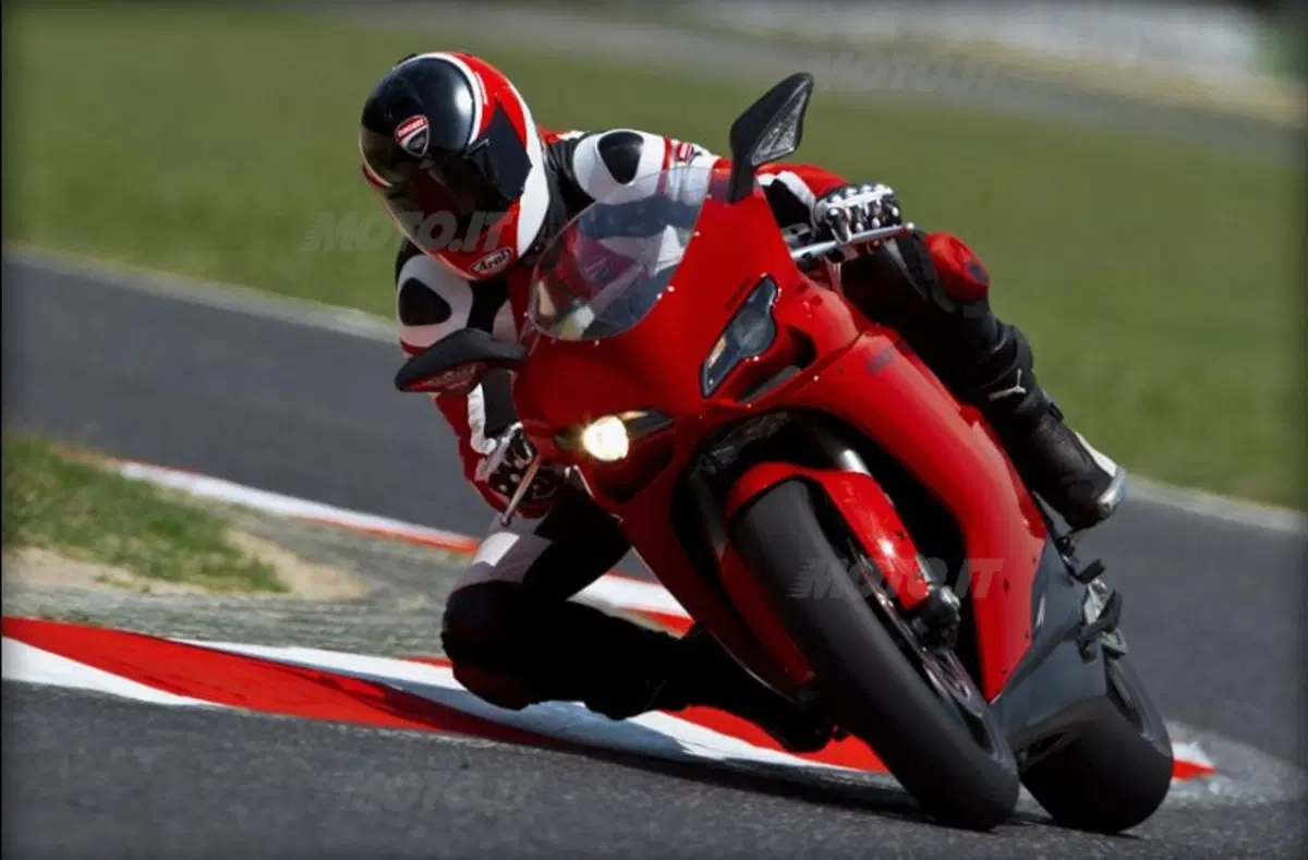 Presentata la Ducati 848 versione Evo (12)