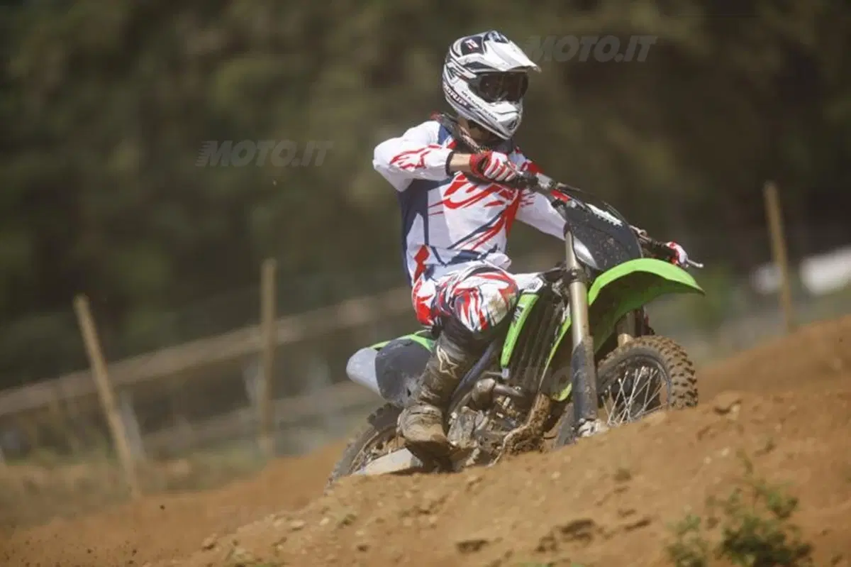 Kawasaki KX 250 F  (2)