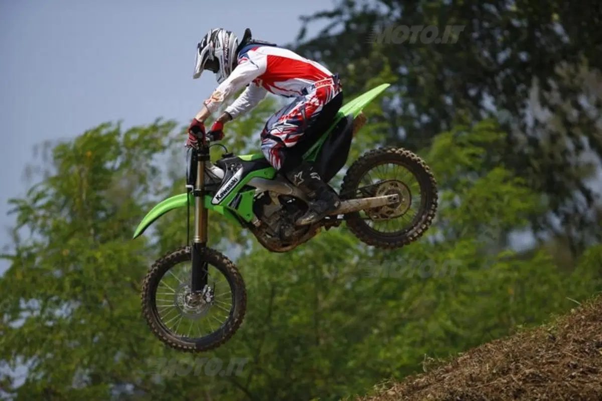 Kawasaki KX 250 F  (3)