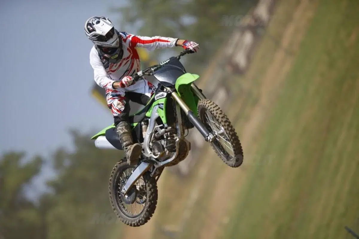 Kawasaki KX 250 F  (5)