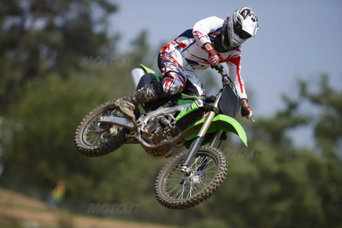 Kawasaki KX 250 F  (6)