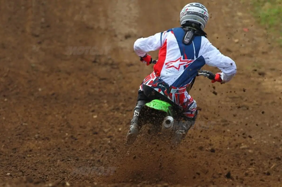 Kawasaki KX 250 F  (9)