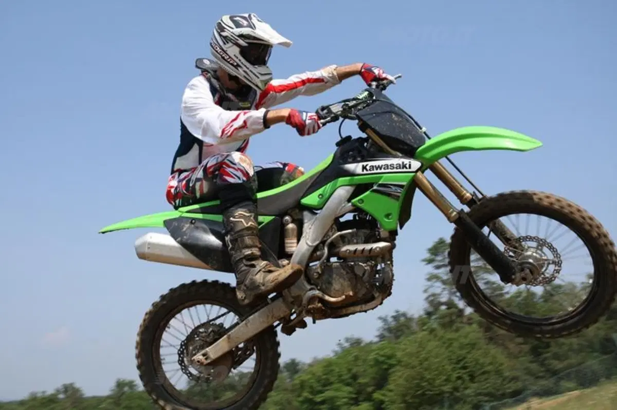 Kawasaki KX 250 F  (12)