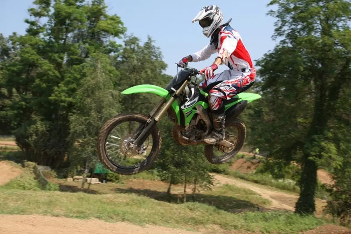 Kawasaki KX 250 F  (13)