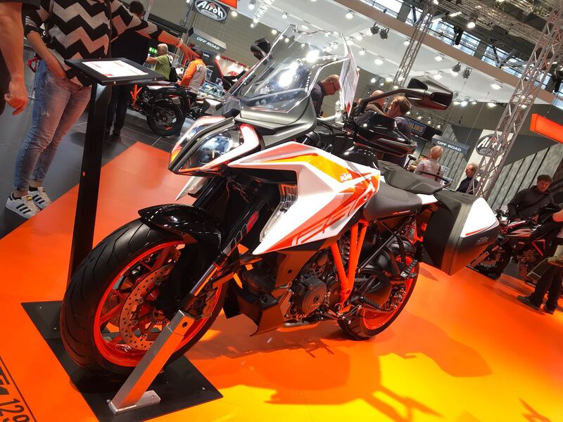 KTM 1290 Super Duke GT e 1290 Super Duke R 2019 presentate a Intermot (VIDEO)