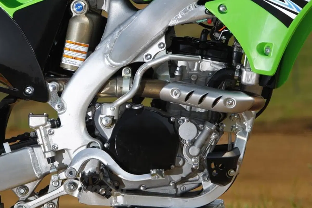 Kawasaki KX 250 F  (23)